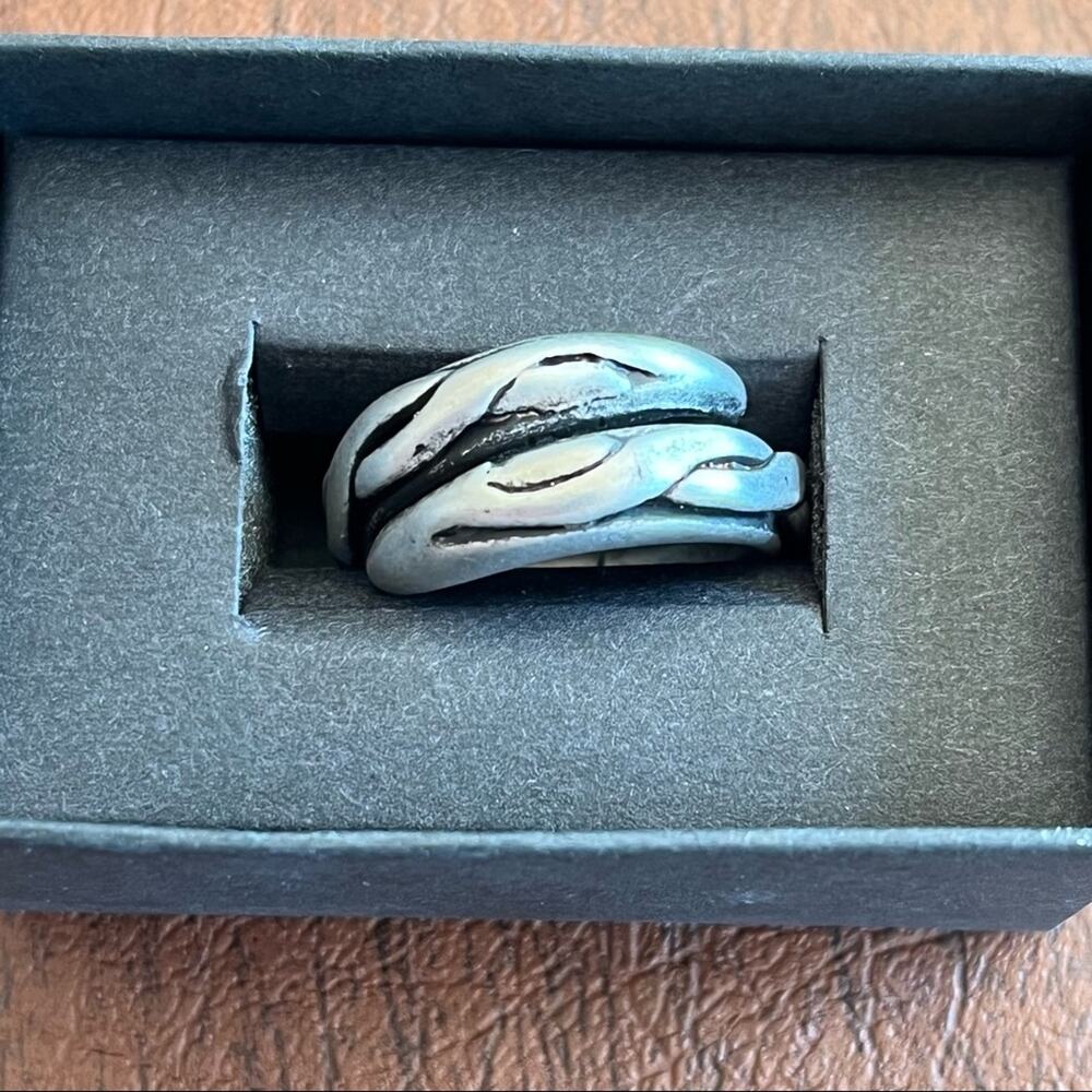 Shiraleah Chicago Thornton Serpent Ring Black Gray 8 NIB